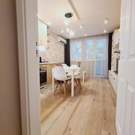 Brand New Luxury Flat In The Center Апартамент *